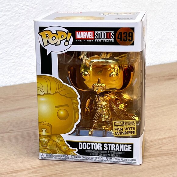 NIB Funko Marvel Studios The First Ten Years 439 Doctor Strange Gold Fan Winner - Picture 1 of 11